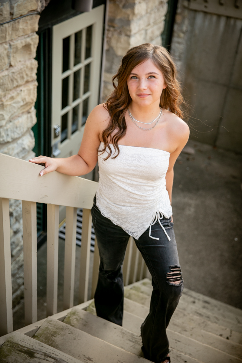 senior pictures on the lakeshore