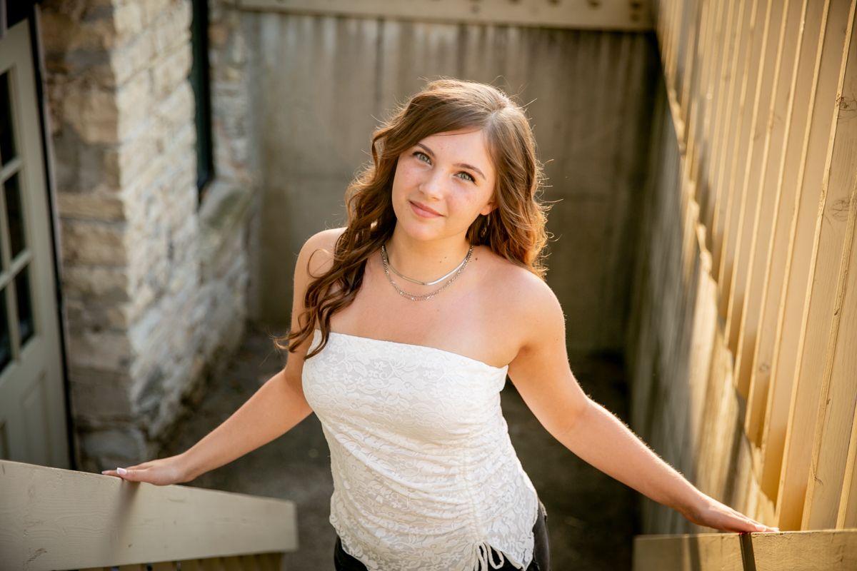 senior pictures on the lakeshore